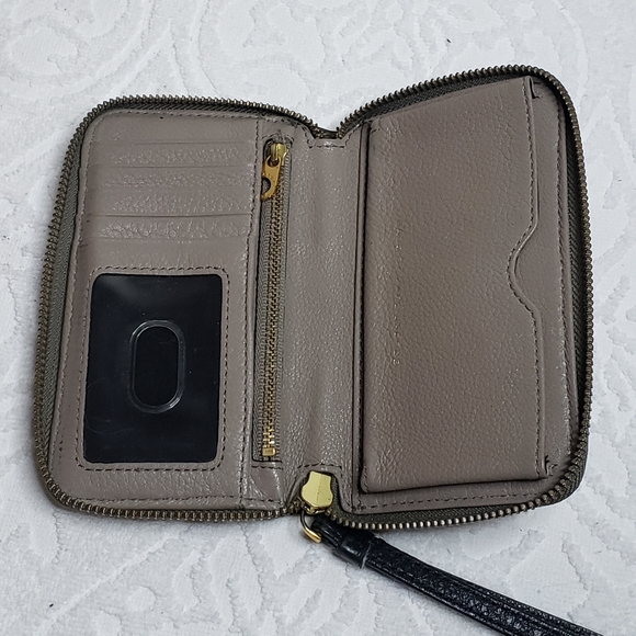 Marc by Marc Jacobs Wristlet - Picture 3 of 4